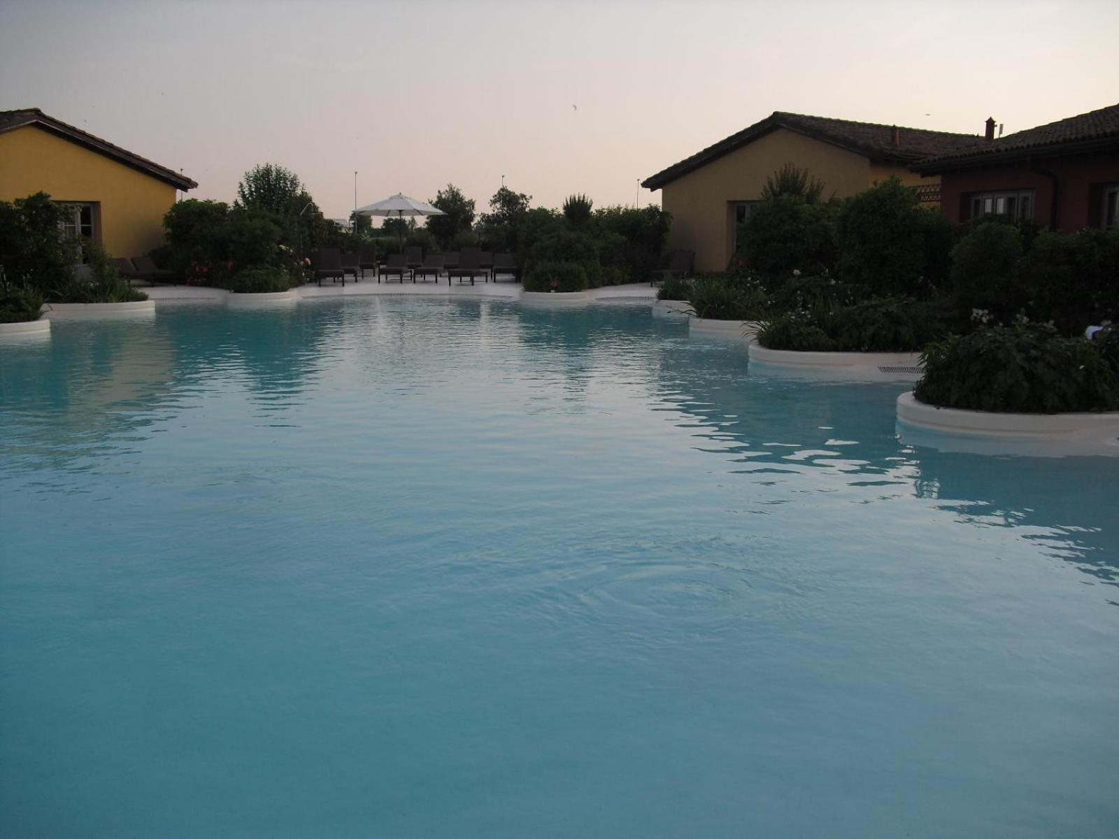 Joia Hotel & Luxury Apartments Rta Brusaporto Екстериор снимка